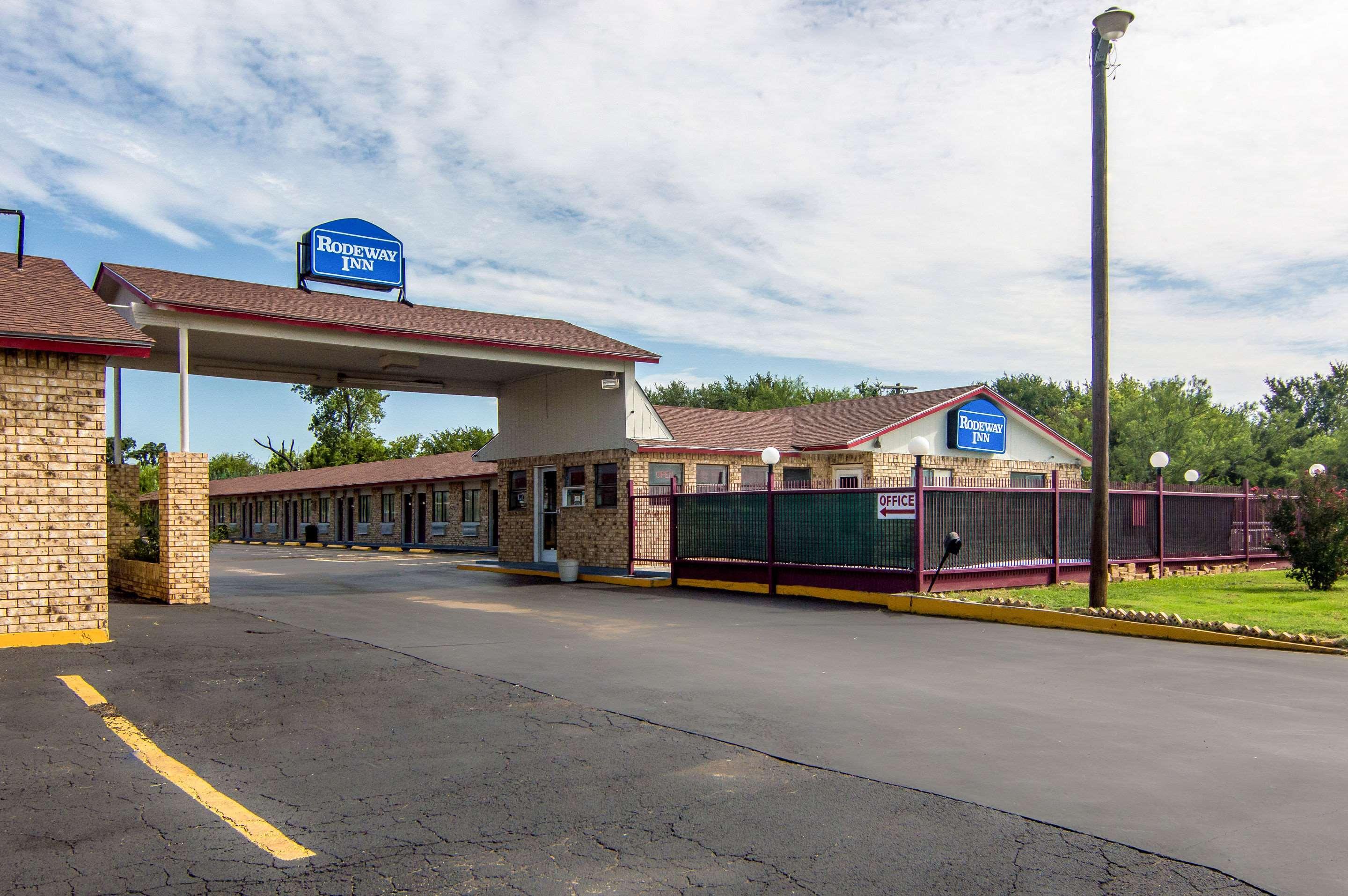 Rodeway Inn Ranger Exterior photo